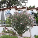Ξενοδοχείο Eden Pyara