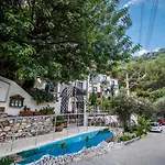 Ξενοδοχείο Eden Pyara 5*