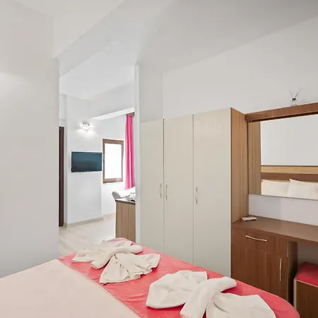 Szálloda Eden Pyara 5*
