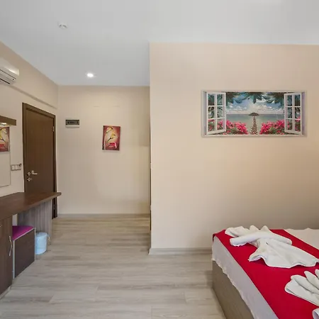 Szálloda Eden Pyara 5*