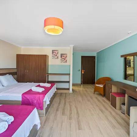 Szálloda Eden Pyara 5*