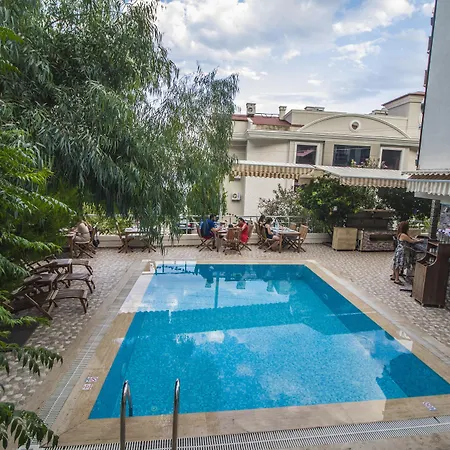 Eden Pyara Szálloda Turunc